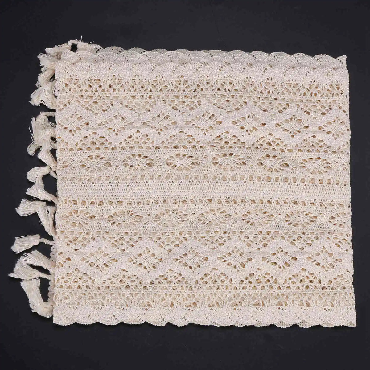 ABKW-4X Elegant Cream Crochet Lace Macrame Table Runner With Tassels For Rustic Wedding Decoration And Farmhouse Table Decor Vue