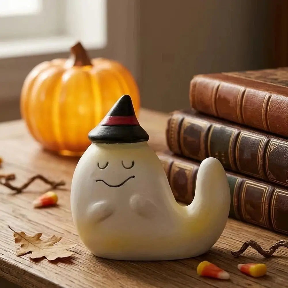 Creative Resin Halloween Ghost Figurine Cute Decorative Ghost Witch Hat Figurine Mini Spooky Resin Statue Dining Table Vue