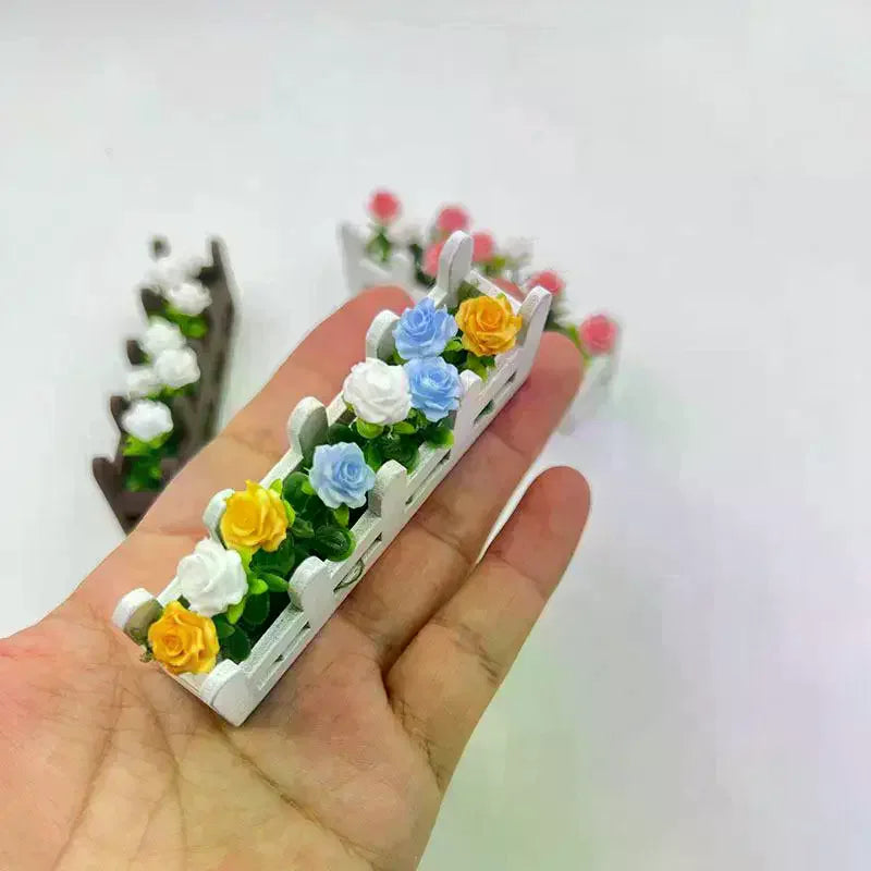 1Pcs Garden Lifelike Artificial Flower Miniature Potted Plants Decoration 1:12 Scale Dollhouse Simulated Rose Flowers Ornament Vue
