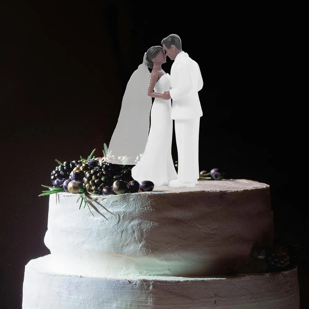 Anniversary Decoration Couple Wedding Cake Topper Elegant White/Black Cake Toppers Dolls PVC Creative Bride & Groom Figurines Vue