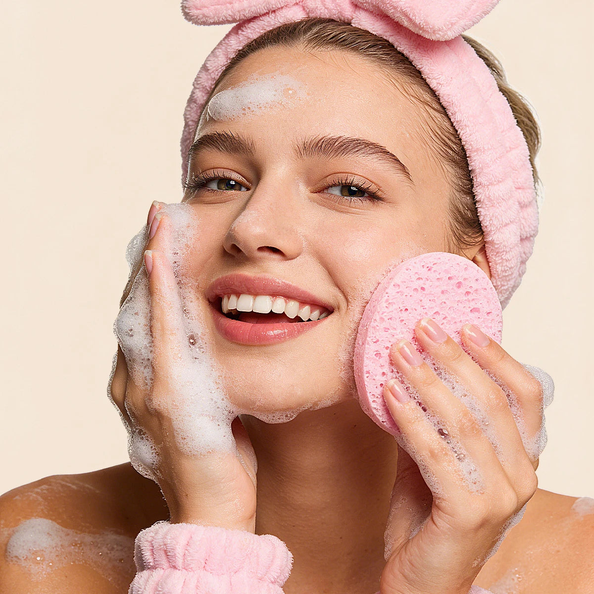 Hot Sale 4PCS Pink Plush Skincare Set, Bow Headband + Wristbands + Cleansing Sponge for Face Washing & Makeup Removal Vue