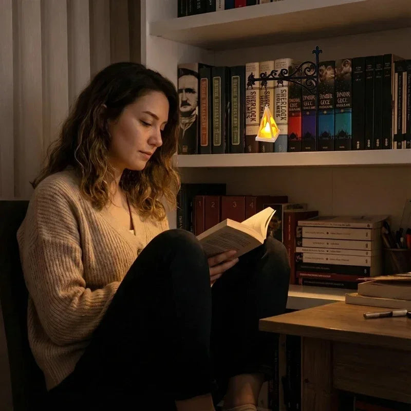 Mini Library Lantern Bookshelf Lamp – Retro Book Nook LED Light Decorative Bookshelf Lamp Vue