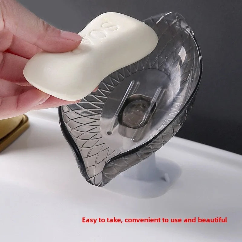 1Pc Leaf Design Drain Soap Box with Suction Cup Decorative Plastic Self Draining Bathroom Soap Tray Bathroom Organizers Storage Vue