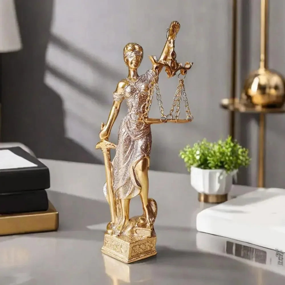 European Style Greece Goddess of Justice Statue Resin Stable Bottom Roman Blind Law Goddess Sculpture Vintage Vue
