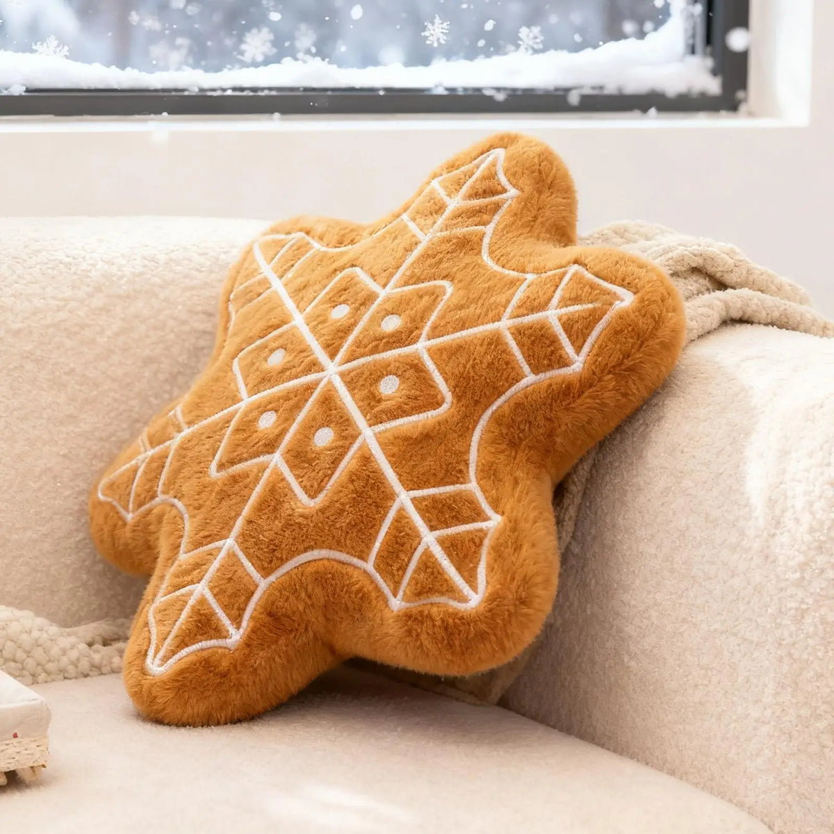 Christmas Pillows for Couch Skin-Friendly Plush Cushion Comfortable Christmas Tree Pillow for Sofa Bedroom Dorm Apartment Den Vue