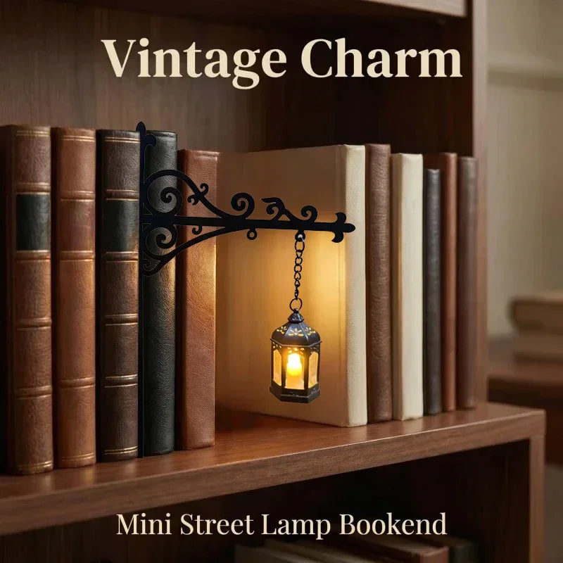 Mini Library Lantern Bookshelf Lamp – Retro Book Nook LED Light Decorative Bookshelf Lamp Vue