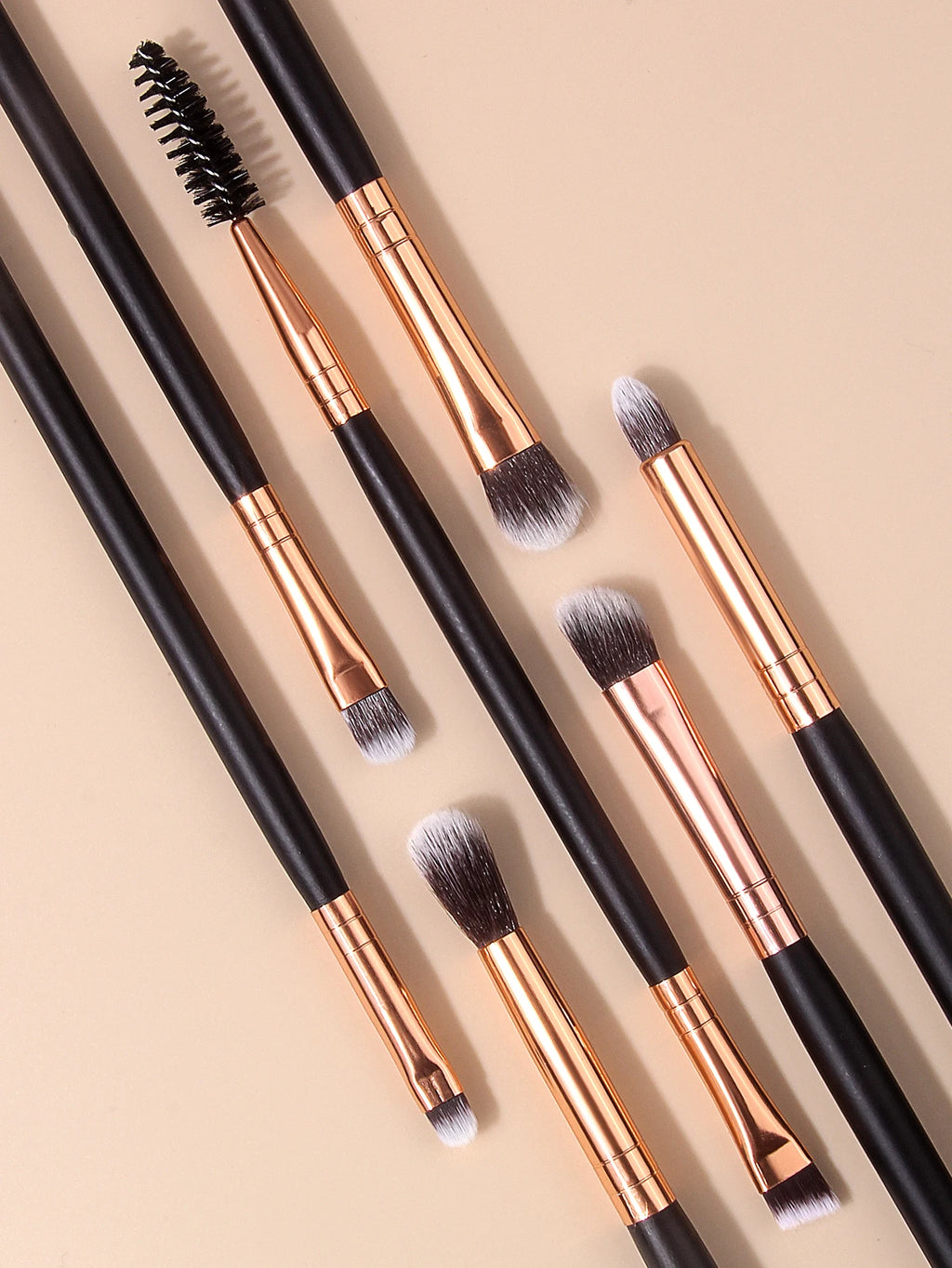 8Pcs Makeup Brushes with Triangle Powder Puff, Soft Fluffy Makeup Tools Cosmetic Eye Shadow Blending Beauty Make Up Brush Set Vue