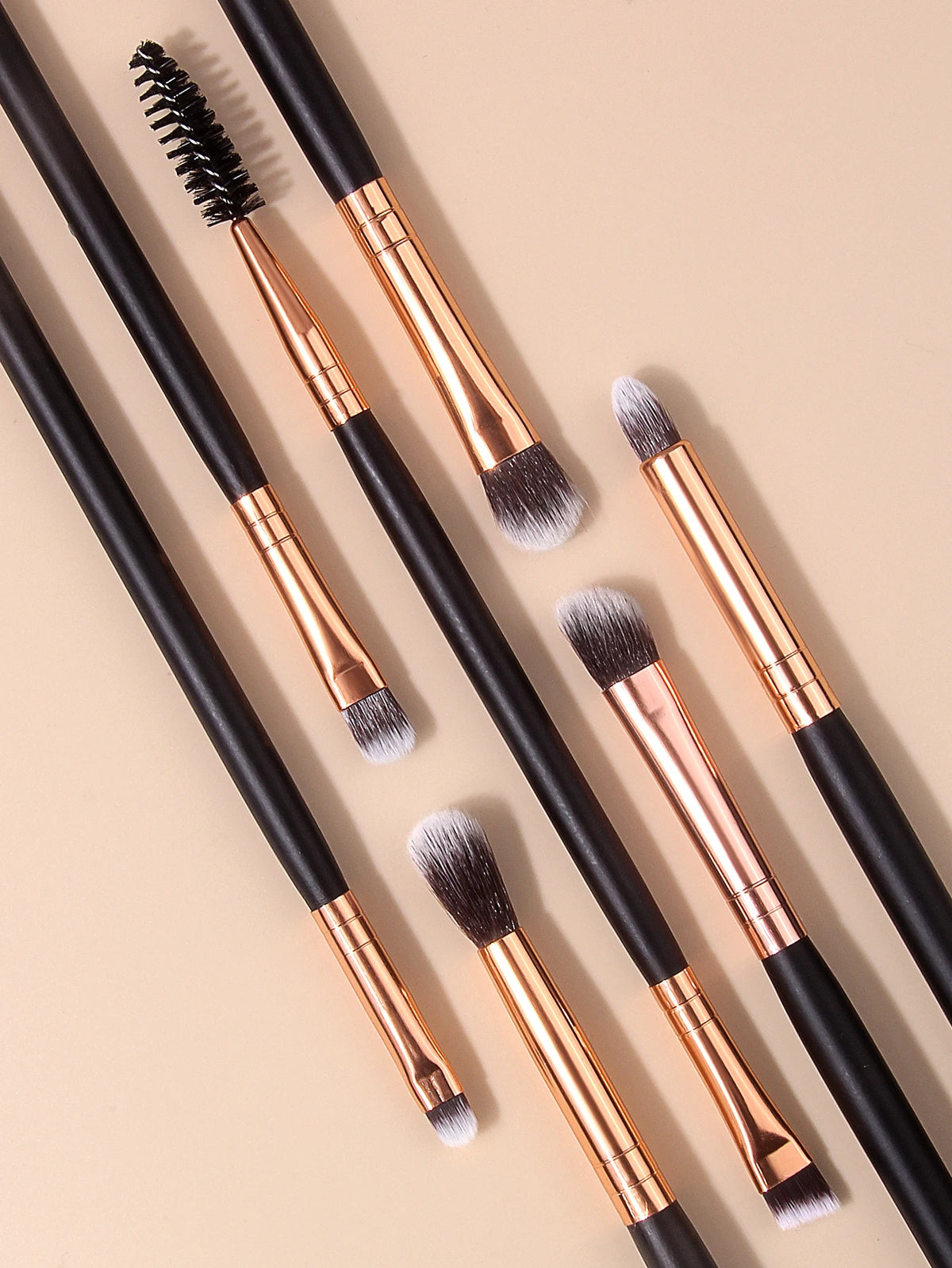 8Pcs Makeup Brushes with Triangle Powder Puff, Soft Fluffy Makeup Tools Cosmetic Eye Shadow Blending Beauty Make Up Brush Set Vue