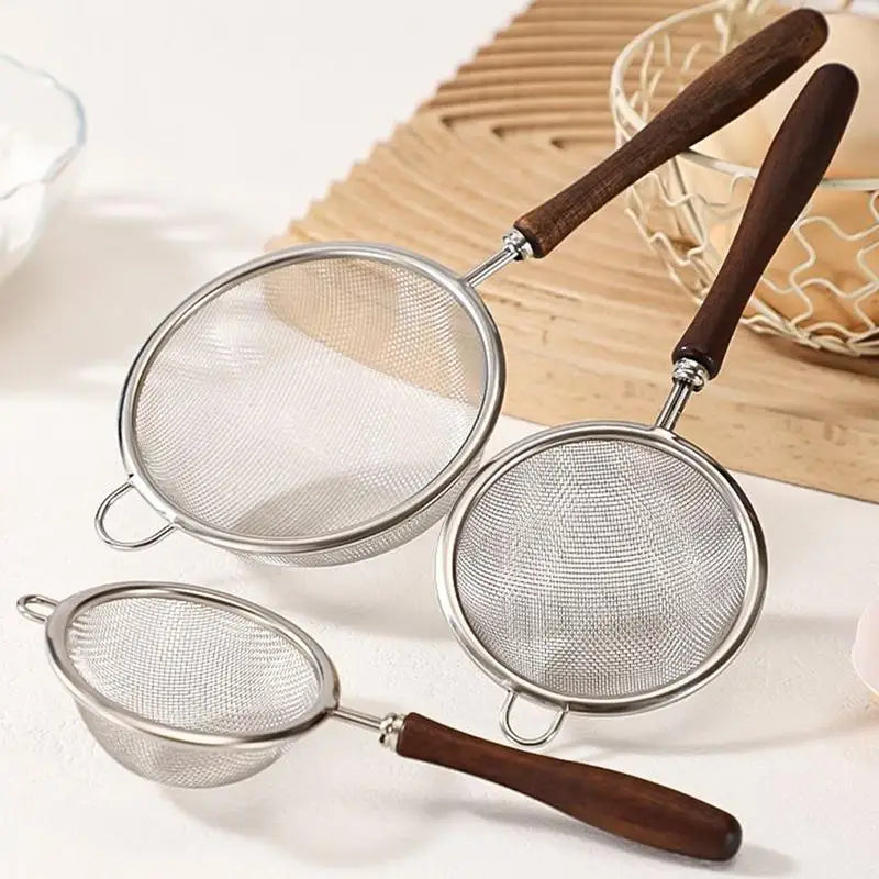 Fine Mesh Strainer Spoon with Walnut Handle | 304 Stainless Steel Fine Mesh Strainer Vue