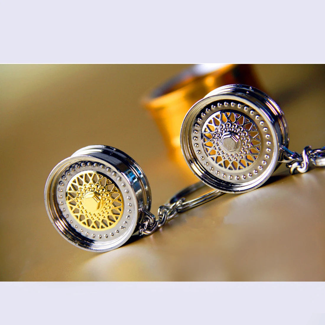 Hot Sale Wheel Rim Keychain Creative Accessories Auto Part Model Pendant 3D Car Keyring Key Chain Ring Keyfob Holder Vue