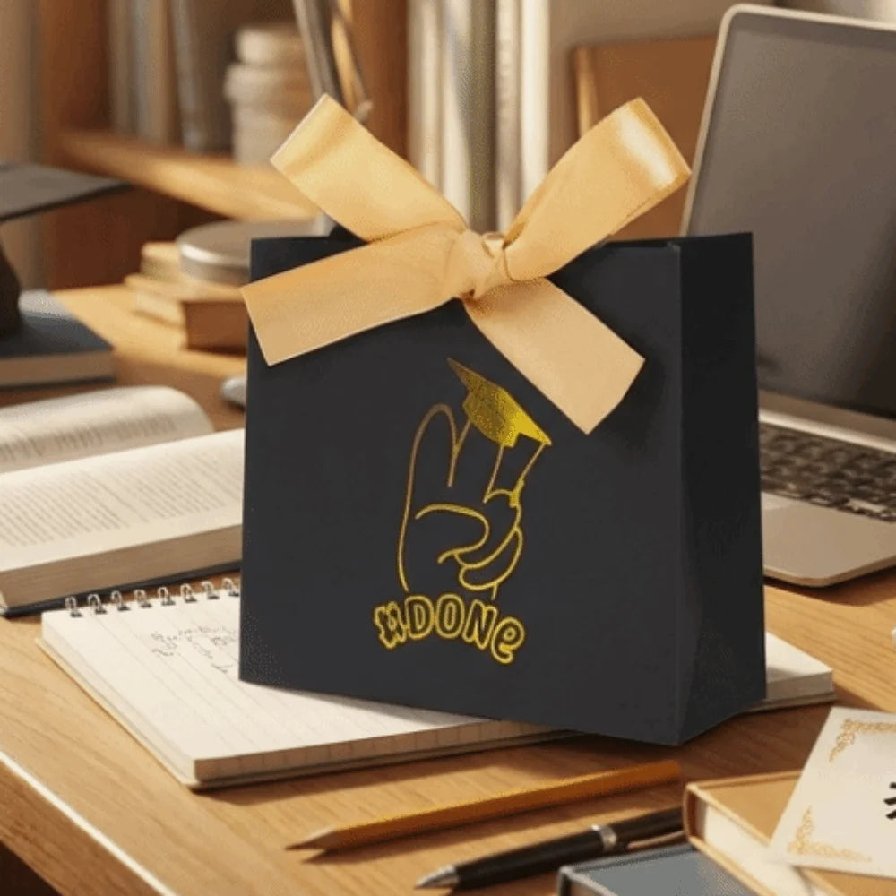 10Pcs Foldable Graduation Favor Bags Gilded Pattern with Ribbon Graduation Gift Box Paper Eco-Friendly Graduation Candy Box Vue