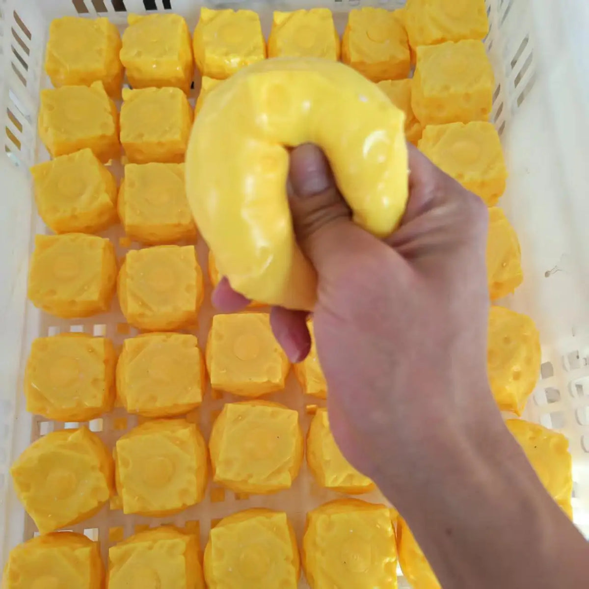 Crunchy Squishy lemon Mango crackle sound Squeeze Toy Crispy Cheese Fidget Squishy Toy Handmade Blocks Filled ASMR for Adult Vue