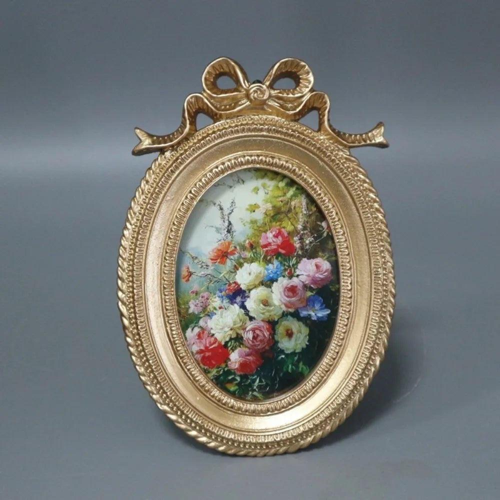 Exquisite European Style Vintage Photo Frames Gold Retro Photo Display Holders Creative Classical Resin Picture Frame Bedroom Vue