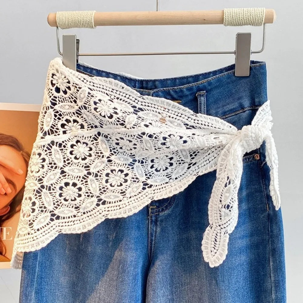 Trendy Lace Trim Fart Curtain Slim Fit Pretty Mini Skirt Hollowed-out