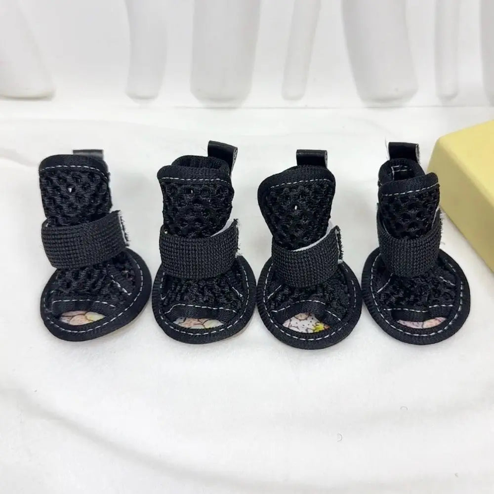 4Pcs/Set Non-Slip Su Dog Shoes Adjustable Soft Breathable Pet Sandals Soft Sole Comfortable Mesh Foot Covers Dogs Accessories Vue