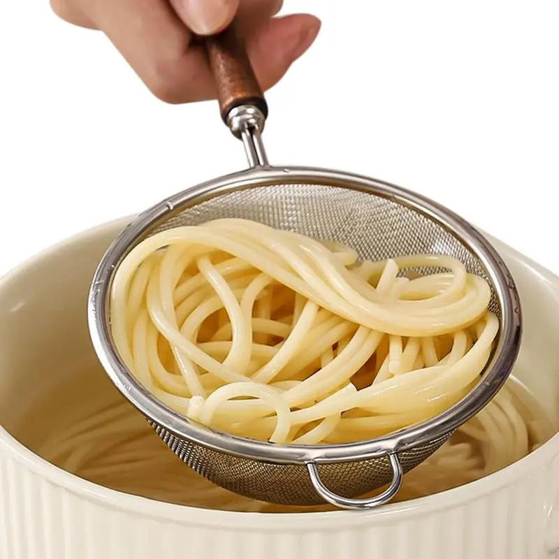 Fine Mesh Strainer Spoon with Walnut Handle | 304 Stainless Steel Fine Mesh Strainer Vue