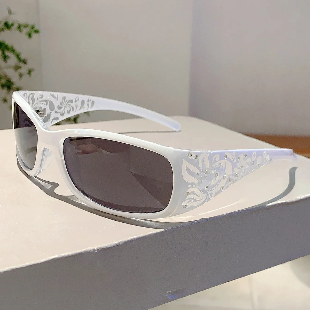 Women's Rhinestone Rectangle Sunglasses UV400 Beach Shades Fashion Sunglasses Vue
