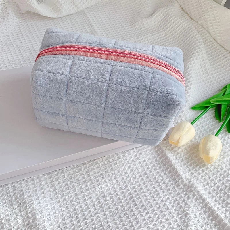 Cute Fur Makeup Bag For Women Zipper Large Solid Color Cosmetic Bag Travel Make Up Toiletry Bag Washing Pouch Plush Pen Pouch Vue Blue
