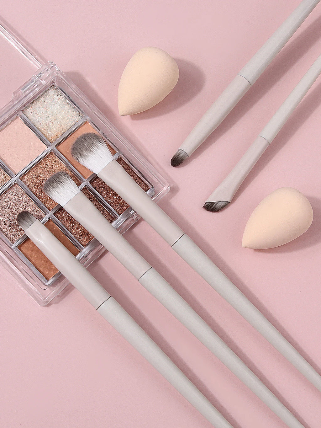 7Pcs Eyeshadow Brush Kit With Cosmetic Sponge Soft Eye Makeup Brushes For Blending Shading Eyebrow Eyeliner Cosmetic Accessories Vue