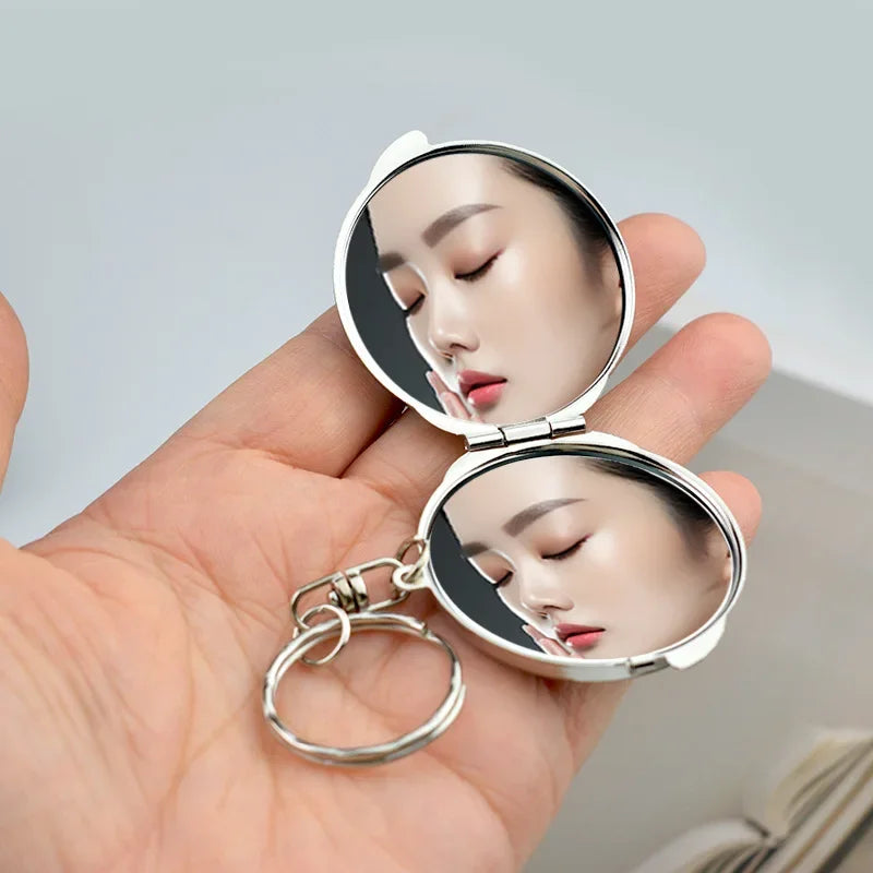 Mini Keychain Mirror Folding Pocket Double Makeup Mirror Heart-Shaped Round Cosmetic Mirror Small Portable for Travel Vue