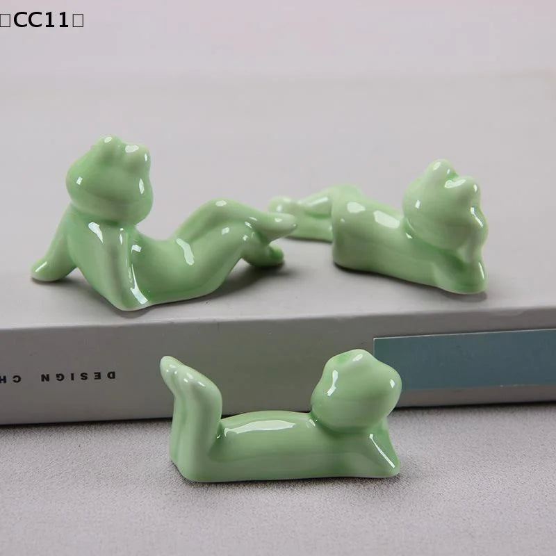 〔CC11〕1Pcs Spoon Fork Rest Tableware Restaurant Utensil Creative Ceramic Funny Frog Chopstick Holder Cutlery Stand Kitchen Tools Vue