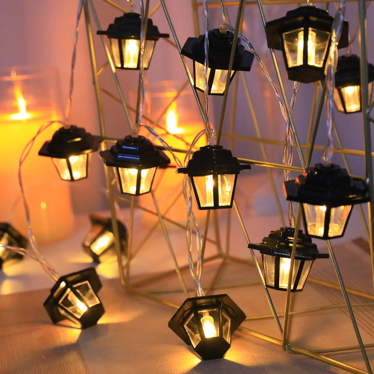 LED Palace String Lights, Retro Design, Battery‑Powered (Batteries Not Included), Perfect for Lawn, Garden, and Party Ambiance Vue