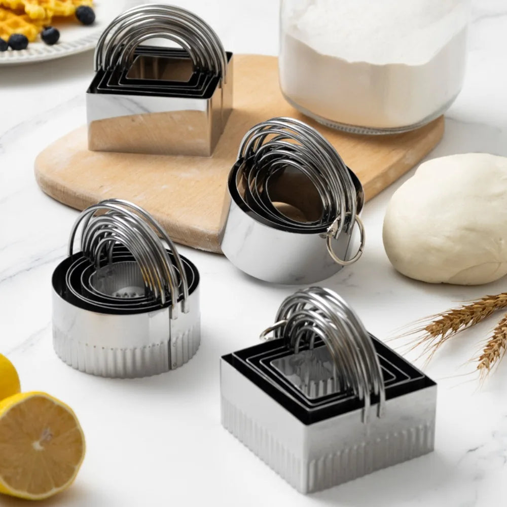 5pcs Square/Round Stainless Steel Cookie Cutter Set Lace/Straight Edge with Handle Biscuit Mold DIY 5 Sizes Sandwich Mold Vue