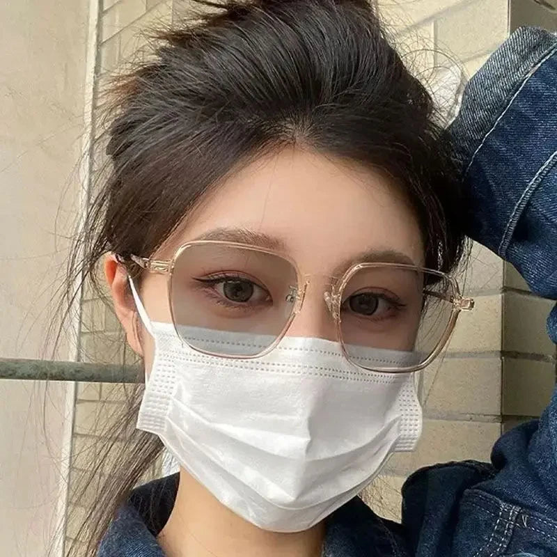 New Men Women Color Changing Eyeglasses Photochromic Glasses Anti Blue Glasses Anti UV Sunglasses Square Clear Frame Eyewear Vue
