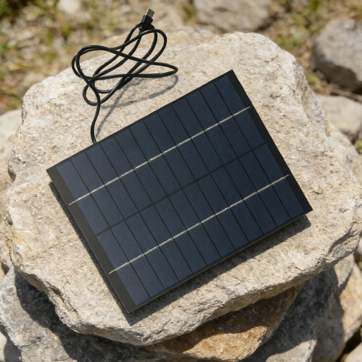 10W 12V Portable Solar Panel Charger – Type-C, Polycrystalline Portable Solar Charger Vue