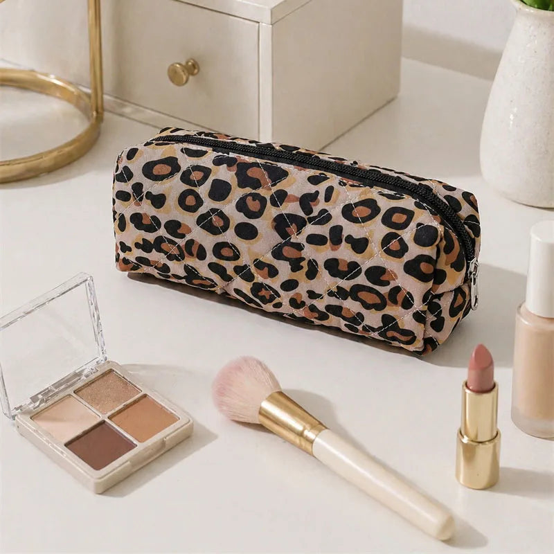 Large Capacity Leopard Print Makeup Bag Quilted Cotton Polyester Cosmetic Tools Pouch Portable Padded Cosmetic Pouch with Zipper Vue