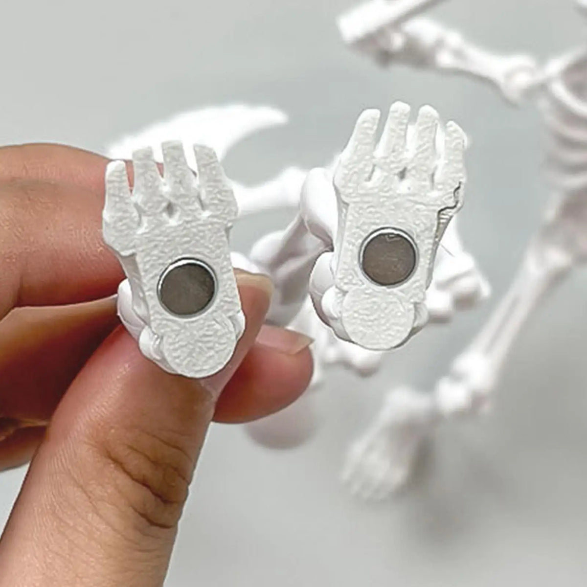 Halloween Skeleton Movable Doll Human Bone Figure Ornament for Outdoor Table Workplace Indoor Entryway Teaching Display Home Vue
